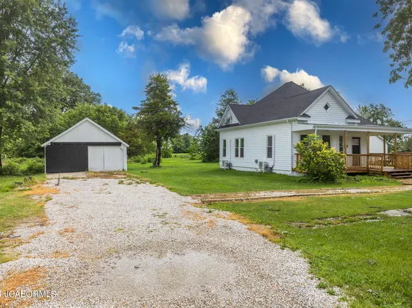 305 E Water St, Wellsville, MO 63384