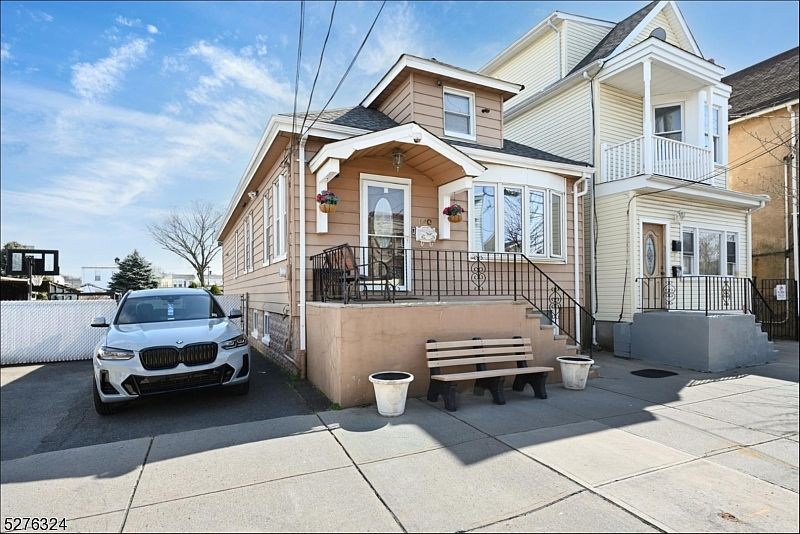 1st image of 120 Heckel St