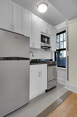 Rented by Cooper & Cooper Real Estate | media 14