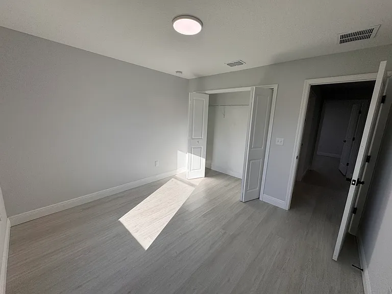 4100 Mendoza Ave — Photo 14