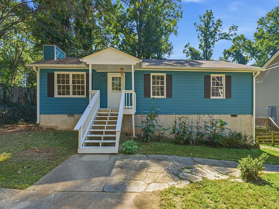 1124 Love St SE