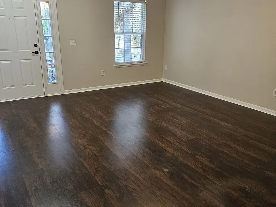107 Masters Dr