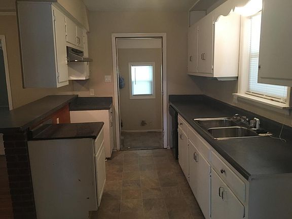 3rd image of 4464 Jamaica Ave