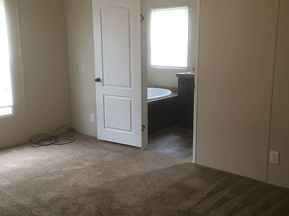 4th image of 235 Sable Dr