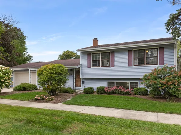 846 Hammerschmidt Ave, Lombard, IL 60148