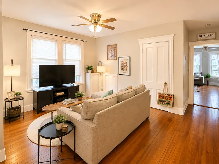 9 Willis St #3 — Photo 2