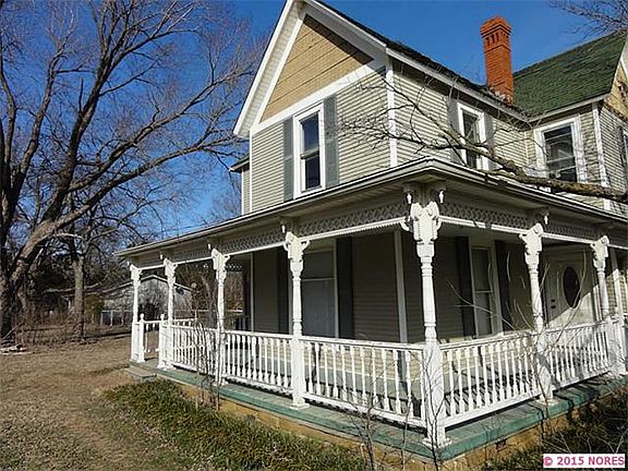 3rd image of 520 Peoria St