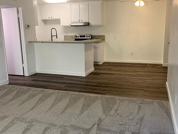 2nd image of 23515 Lyons Ave Unit 213