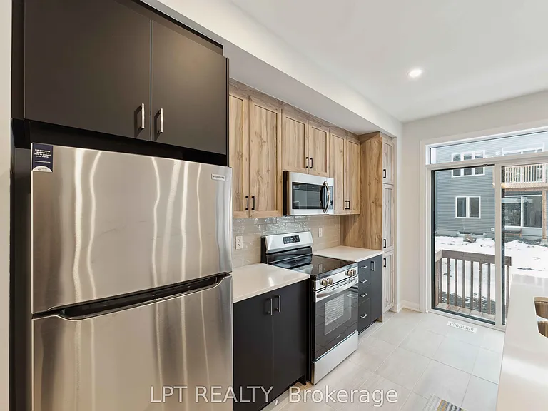 711 Fairline Row — Photo 7