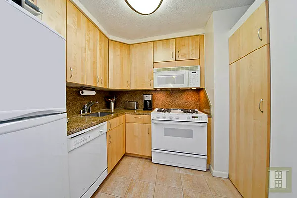 Sold by Halstead Real Estate | media 4