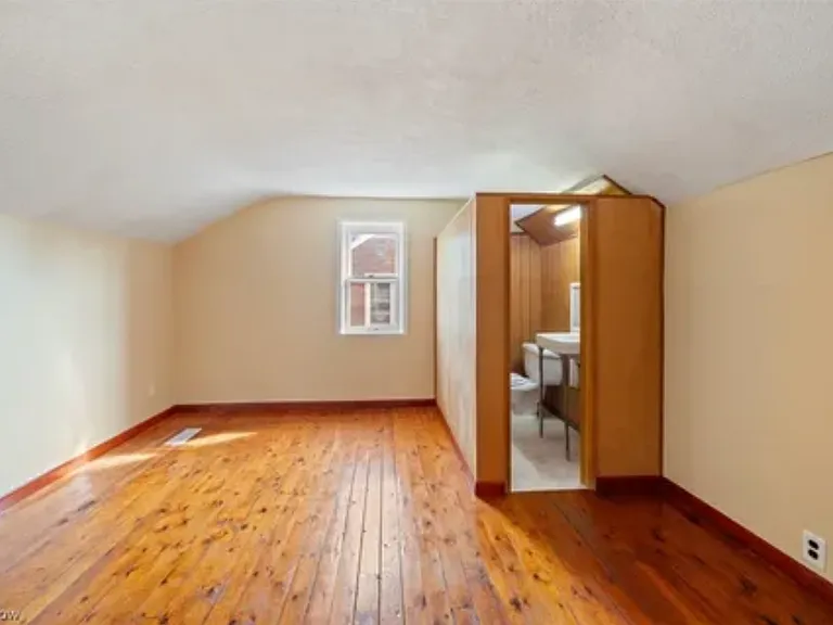 8211 Whittington Dr — Photo 16