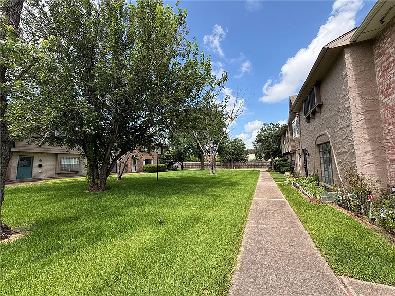 7214 Crownwest St #7214 — Photo 19