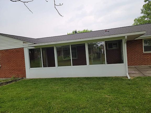 2nd image of 2515 Sherwood Dr