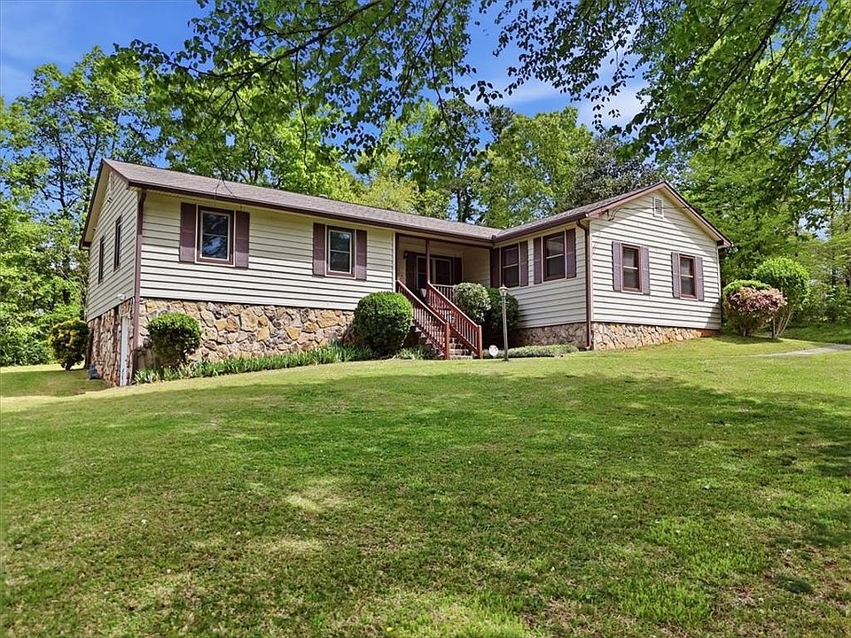 1st image of 271 Deidra Dr SE