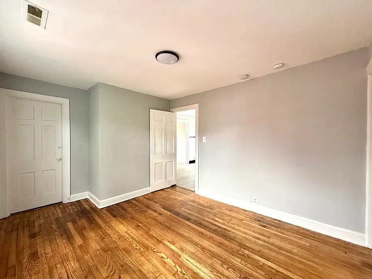 17 W Grant Ave #2 — Photo 5