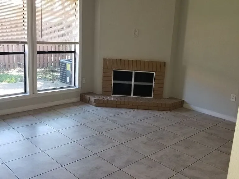 667 Trinidad Ct — Photo 2