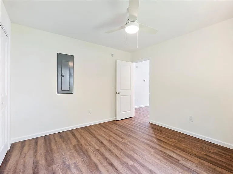 8083 Beachwood Dr — Photo 22