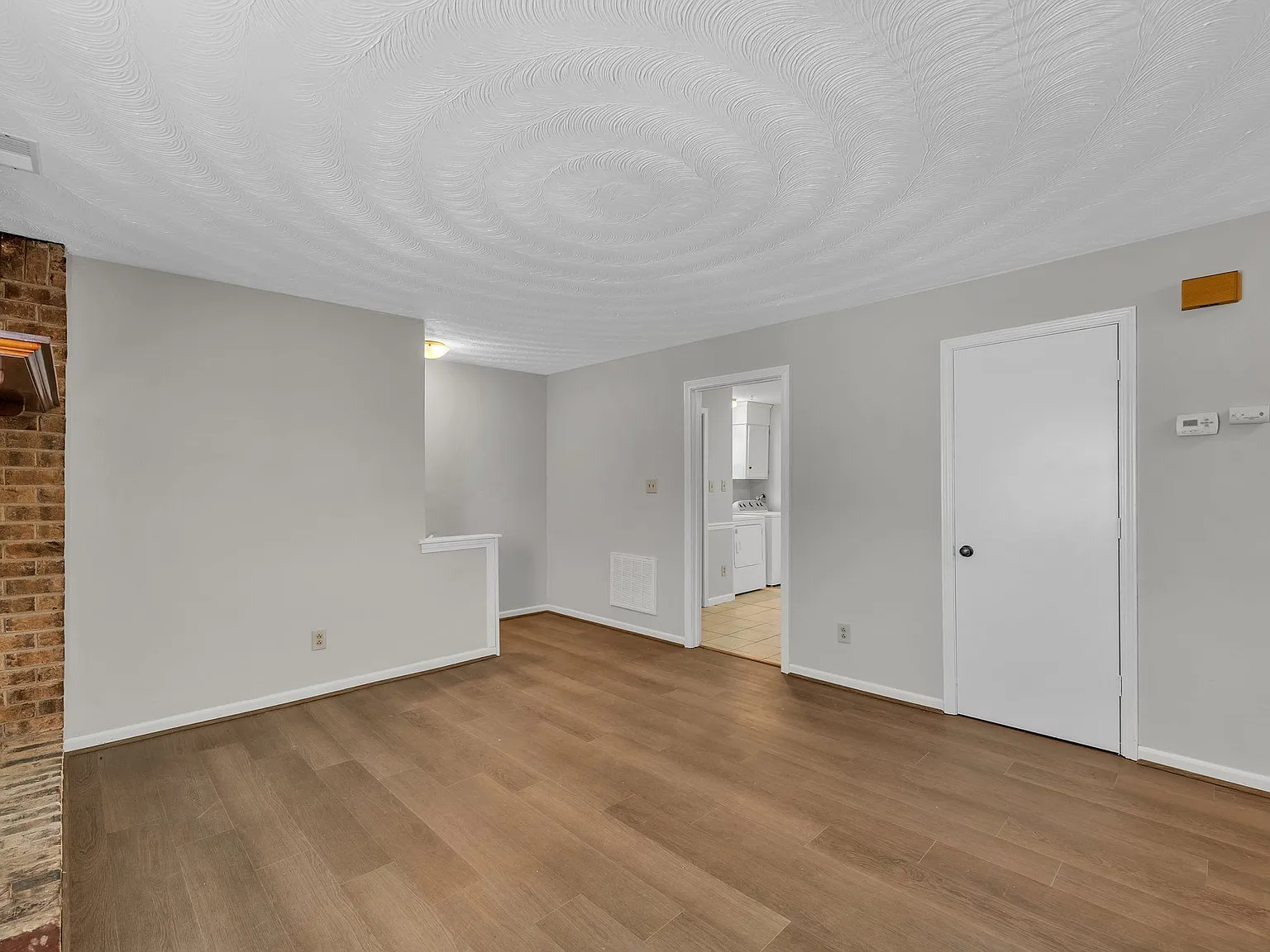 2 bed, 1.0 bath, 1038 sqft, $1,795 — Photo 3