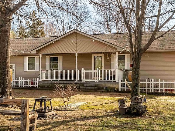 4th image of 15588 Becker Rd