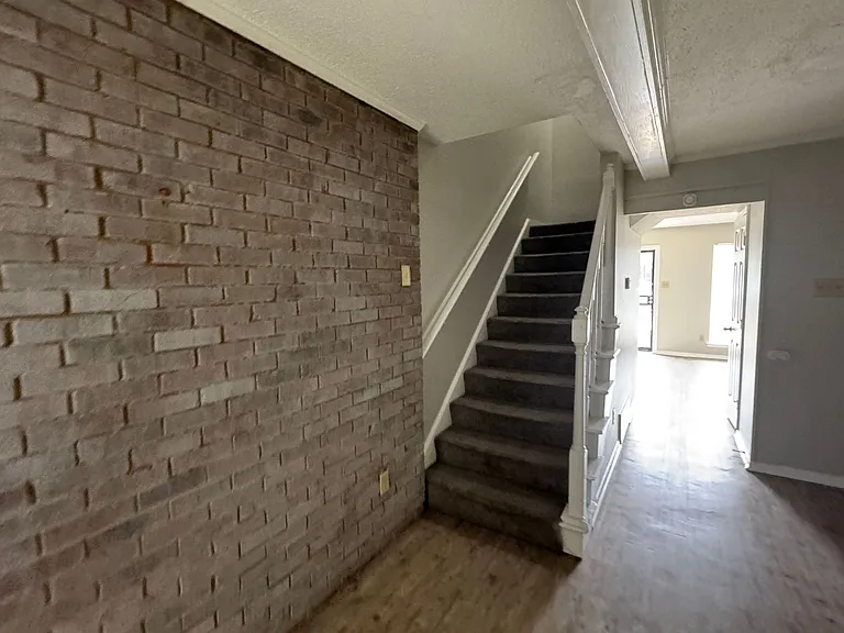 5252 Scottsdale Ave — Photo 2