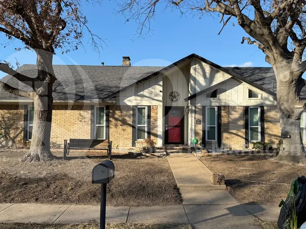 1000 Oxfordshire Dr, Carrollton, TX 75007