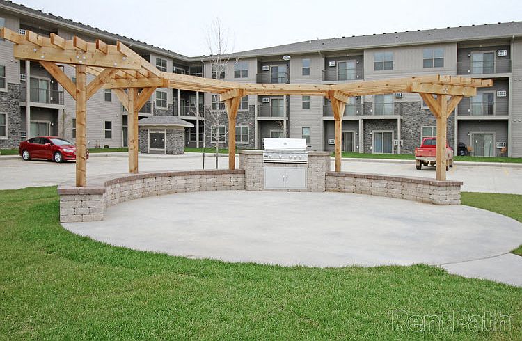 Building Photo 5