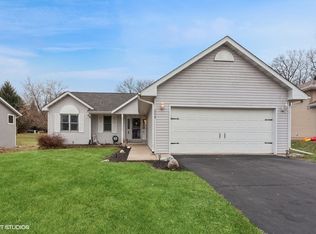 208 Thornhill Dr SW, Poplar Grove, IL 61065