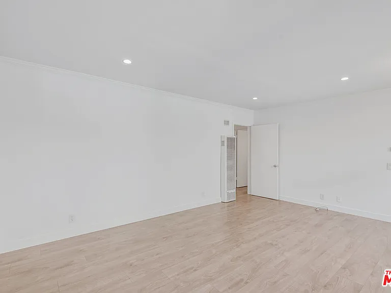 4177 Ince Blvd #1/2 — Photo 29