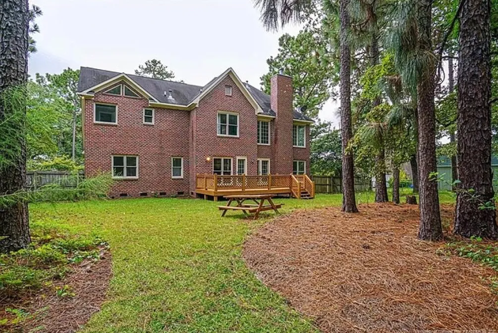 4 bed, 2633 sqft, $2,600 — Photo 2