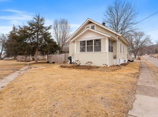 606 Indian Rd, Davenport, IA 52802