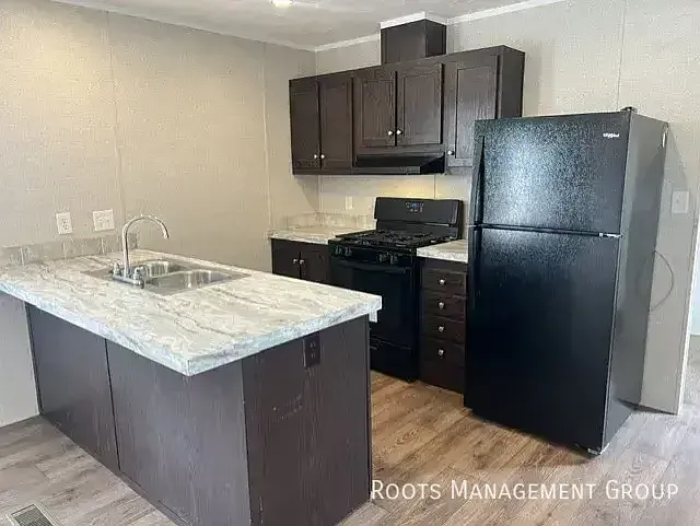 1421 Winona St #1421WN — Photo 2