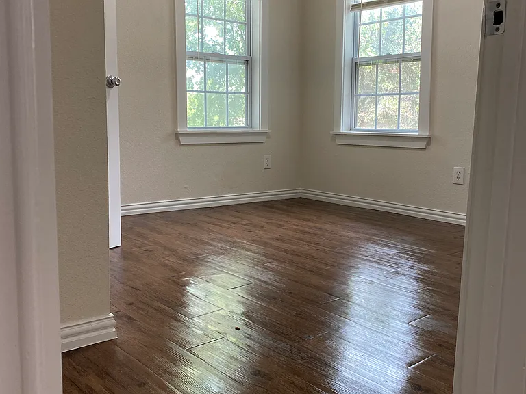 640 W Columbia Dr — Photo 4