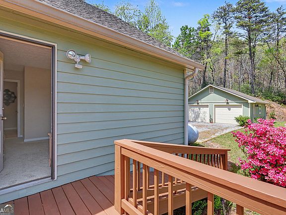 27th image of 542 Eastern Cross Ln