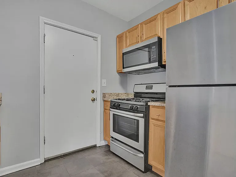 6211 S Woodlawn Ave #D — Photo 7