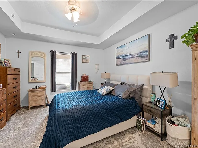1529 NE Sunview Ter — Photo 15