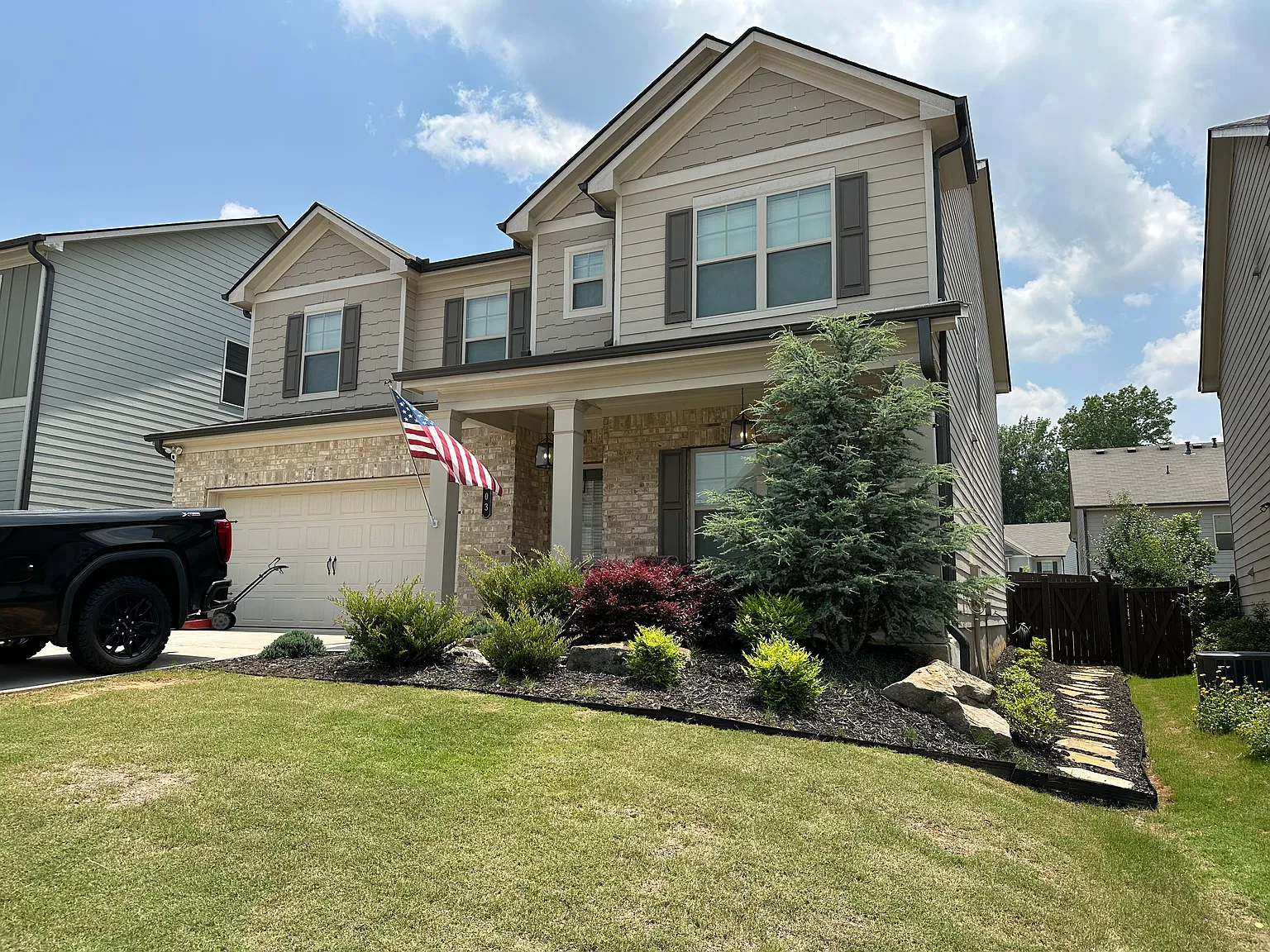 4 bed, 2800 sqft, $2,595 — Photo 1