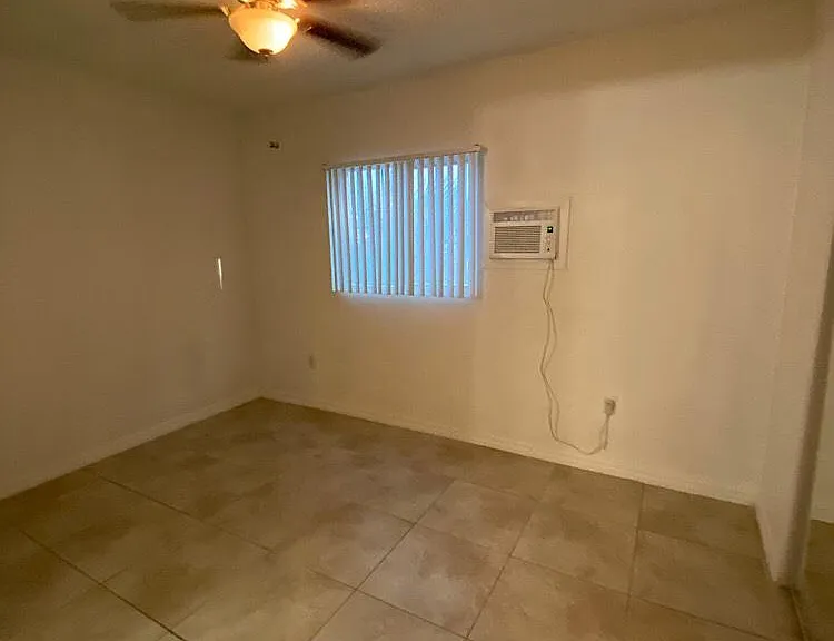 1520 S Casino Center Blvd #27 — Photo 7