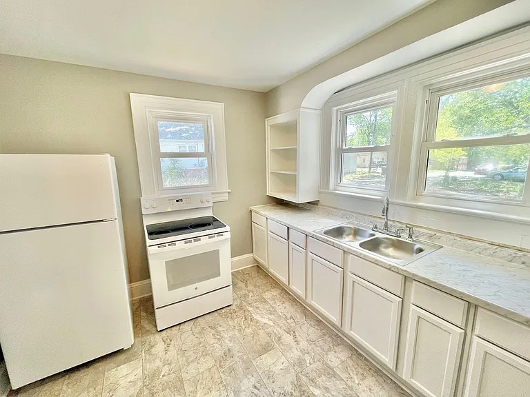 811 Dana Pl — Photo 21