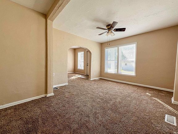 5th image of 636 S 25th St