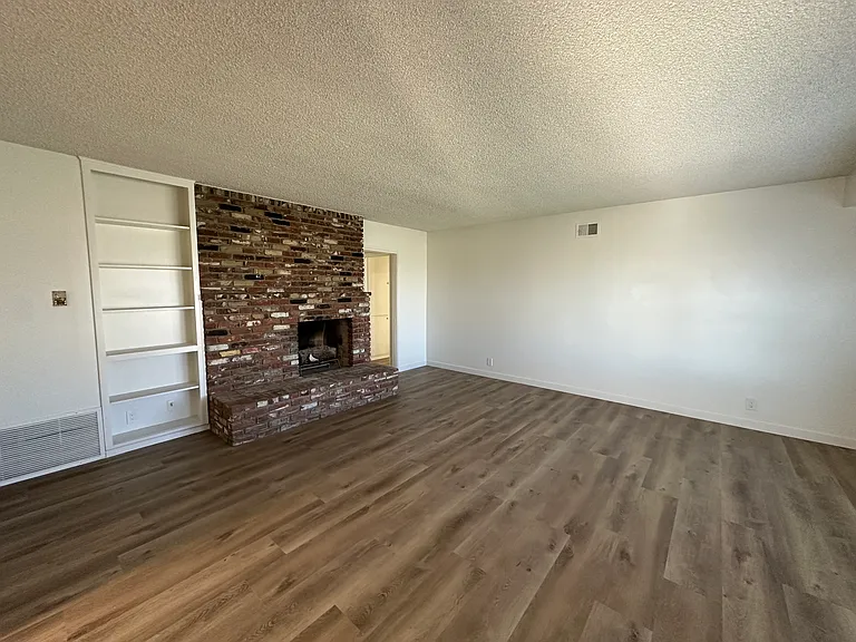 14330 Bon View Ave — Photo 3