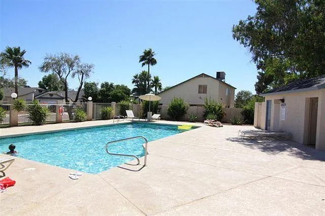 3122 E Topeka Dr — Photo 12