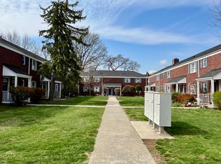 25 E Sheffield Ave #B17, Englewood, NJ 07631