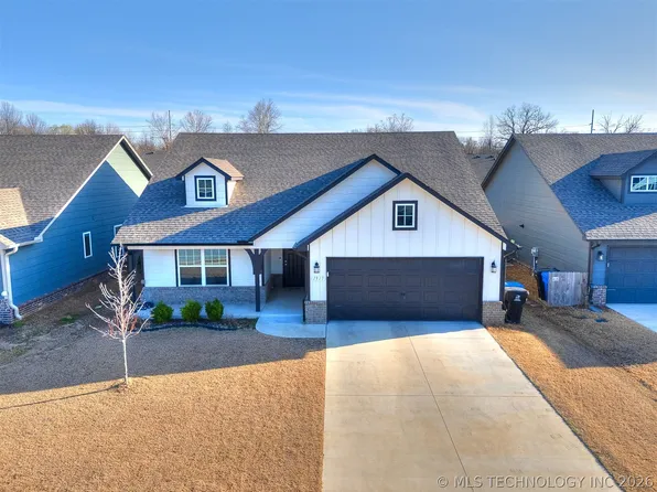 1917 E Van Buren St, Broken Arrow, OK 74011