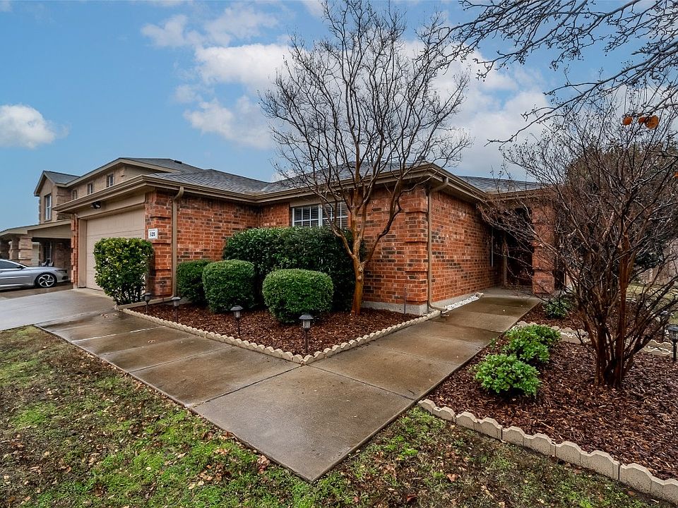 1st image of 825 Alder Dr