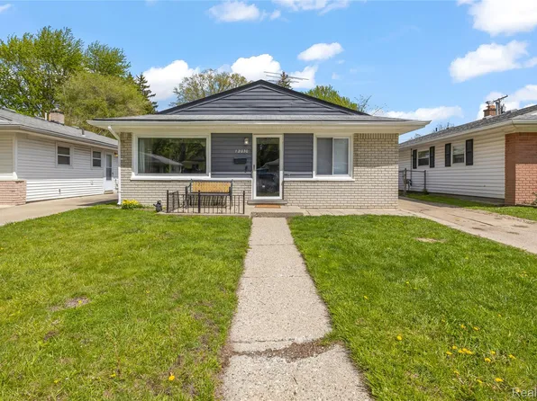12030 Arcola St, Livonia, MI 48150