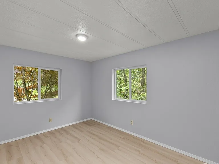 9217 32nd St SE — Photo 11