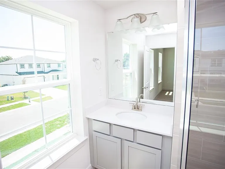 820 Lowood Ct — Photo 30