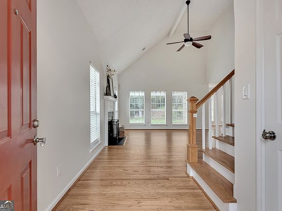 5th image of 1027 Ashbury Dr