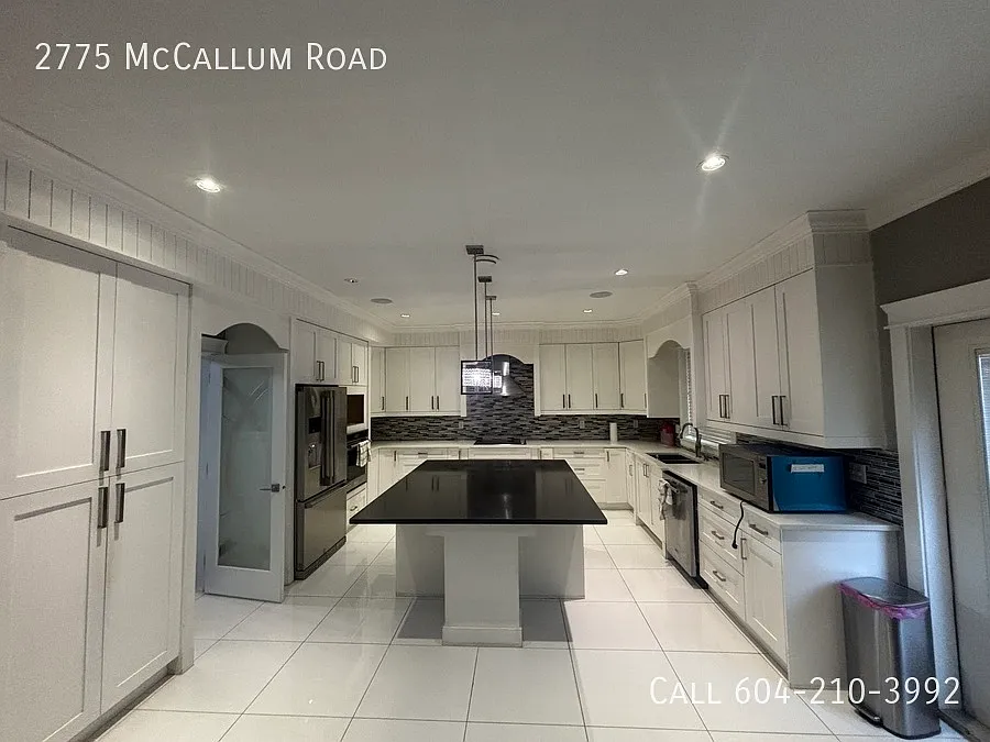 Building Photo - 2775 McCallum Rd
