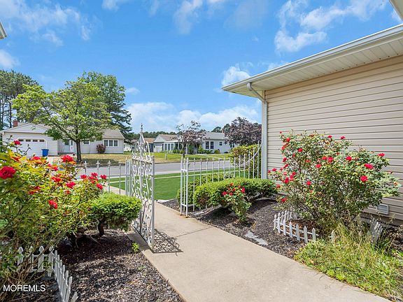 3rd image of 39 Pine Valley Drive